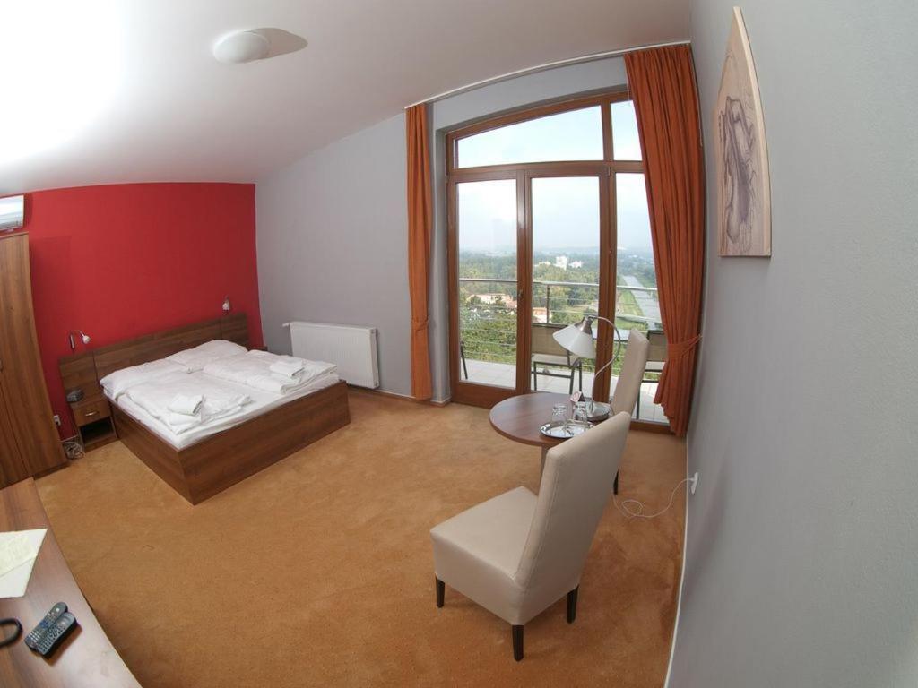 Hotel Panorama Piestany Bagian luar foto