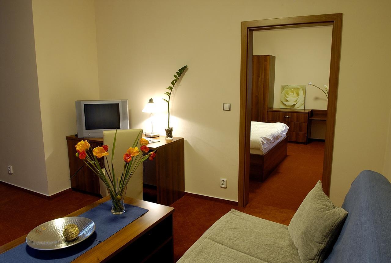 Hotel Panorama Piestany Bagian luar foto